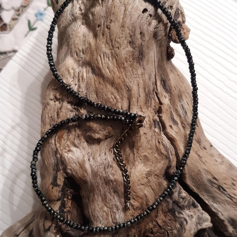 Men’s / Unisex Black Picasso Marbled Bead Choker Necklace 17"